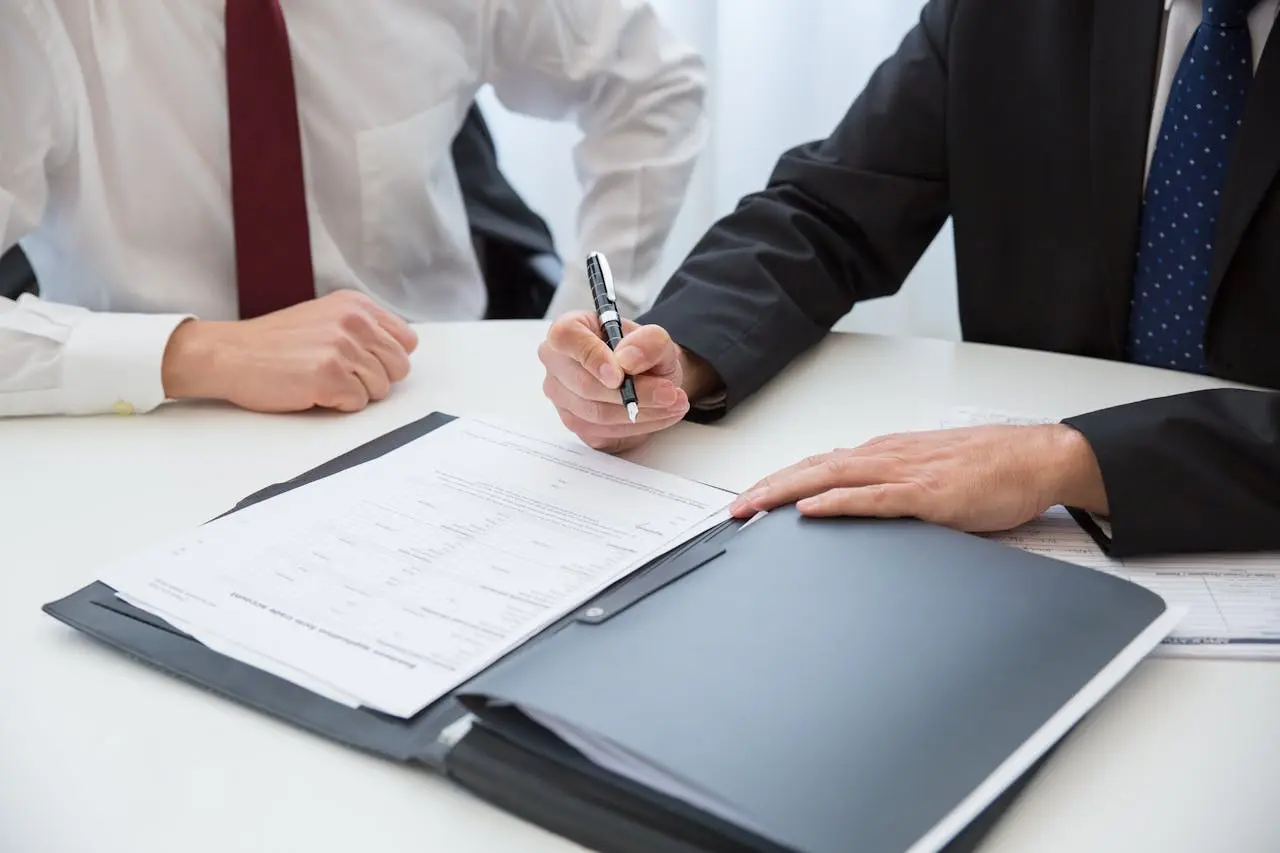 Advocate providing property dispute resolution services in Kolkata
